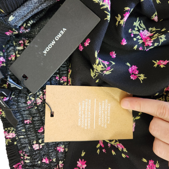 Vero Moda Womens Medium VMANNA Long Sleeve Crop Top Black Pink Floral Smock NWT - Picture 13 of 16